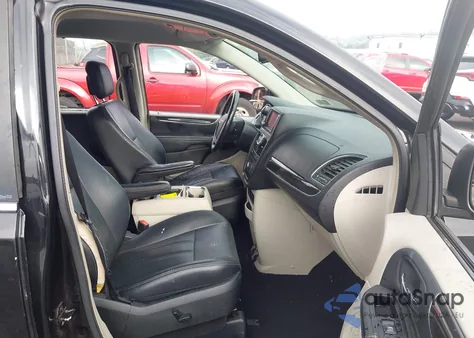 2015 Chrysler Town & Country Touring-L z USA, uszkodzony, nr VIN 2C4RC1CG0FR577736